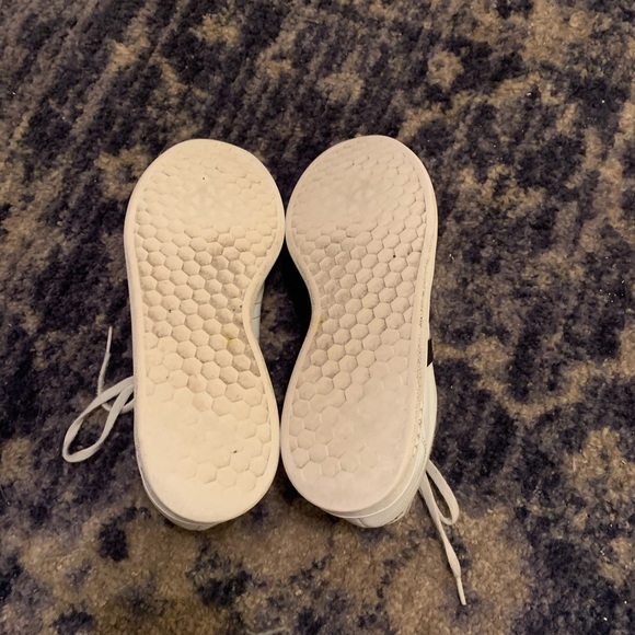 Adidas Superstar Sz 8.5 - Picture 5 of 5